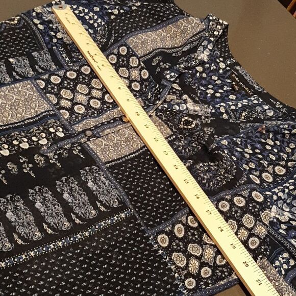 Sara Michelle Blue and White Flowy Sheer Top - Picture 5 of 9